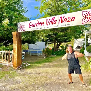 Garden Naza , Piqeras Albanie